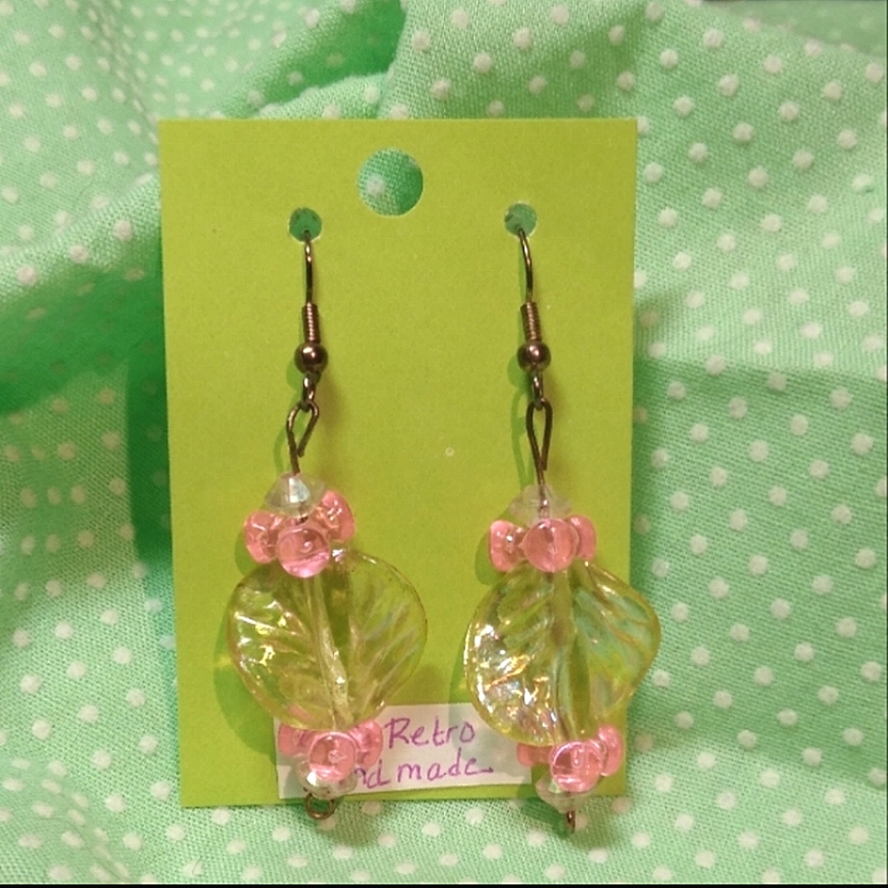 Retro Resin Green Leaf Earrings